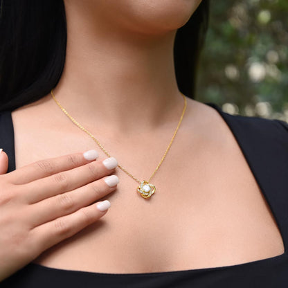 To My Mom – Wildflower Love Knot Necklace with Message Card | Heartfelt Gift for Mom from Daughter or Son